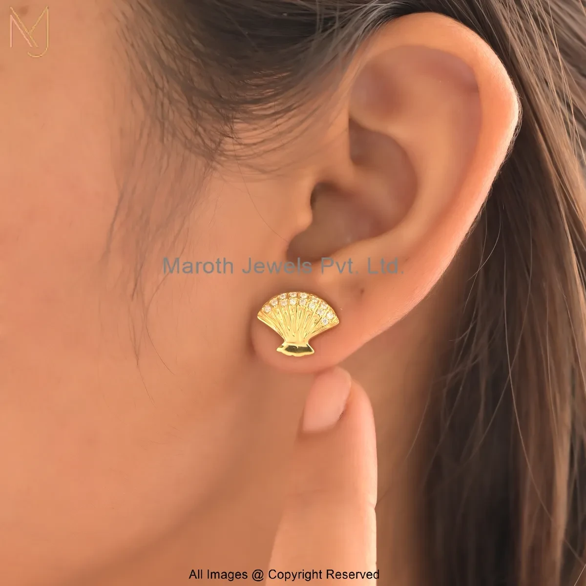 14K Yellow Gold Moissanite Sea Shell Stud Earring Manufacturer