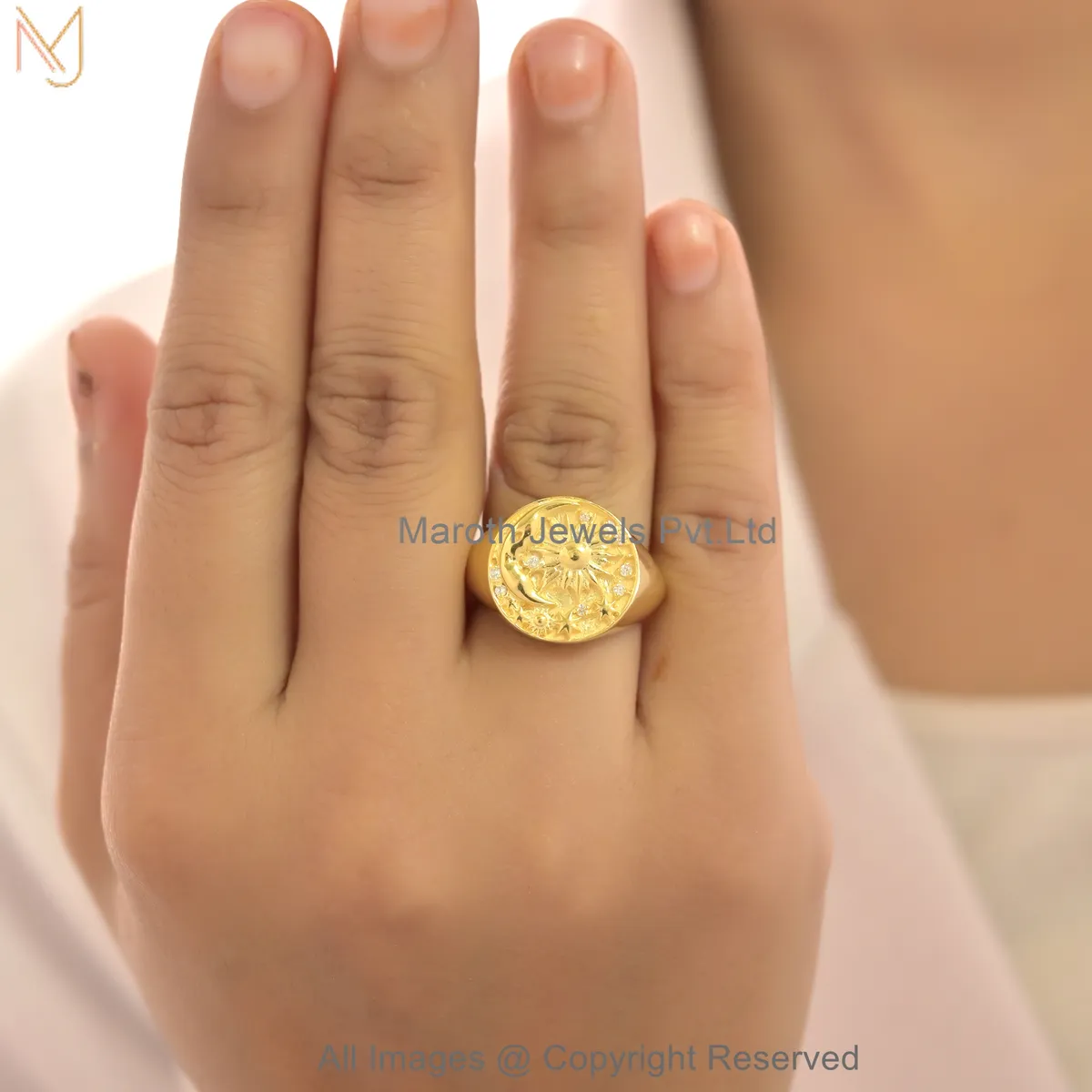 925 Sterling Silver White Gold Plated Celestial Sun Moon Star Diamond Detail Signet Ring Jewelry Supplier