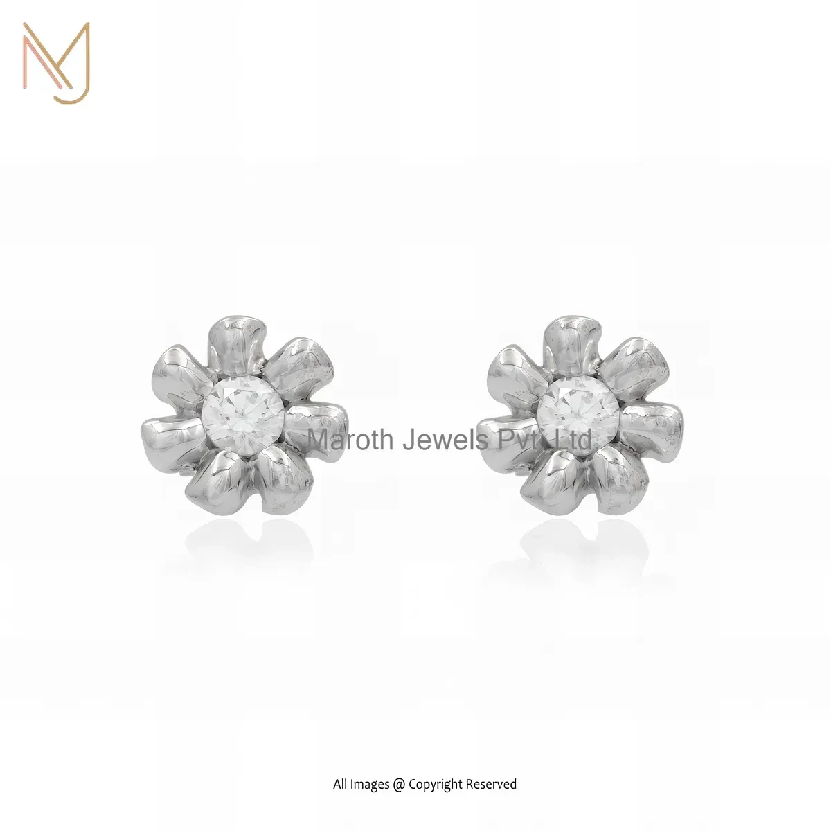 925 Silver Natural Silver Plated Cubic Zircon Flower Stud Earring Manufacturer